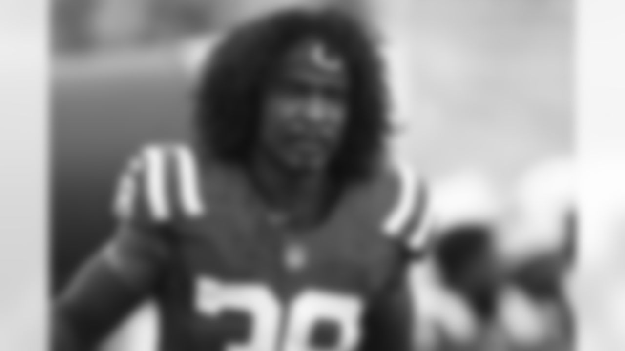 38 CB Tony Brown