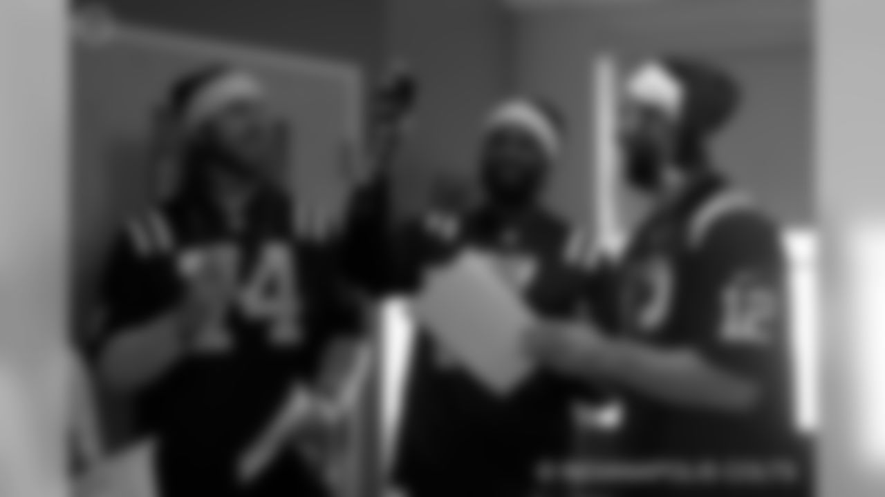 2018_1217_RileyCaroling0229