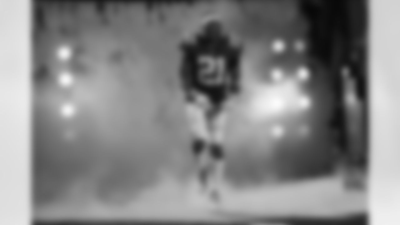 21 RB Nyheim Hines