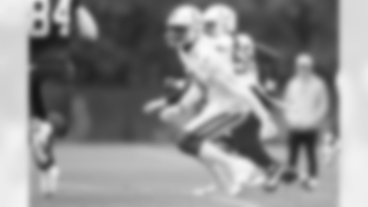 53 LB Darius Leonard
