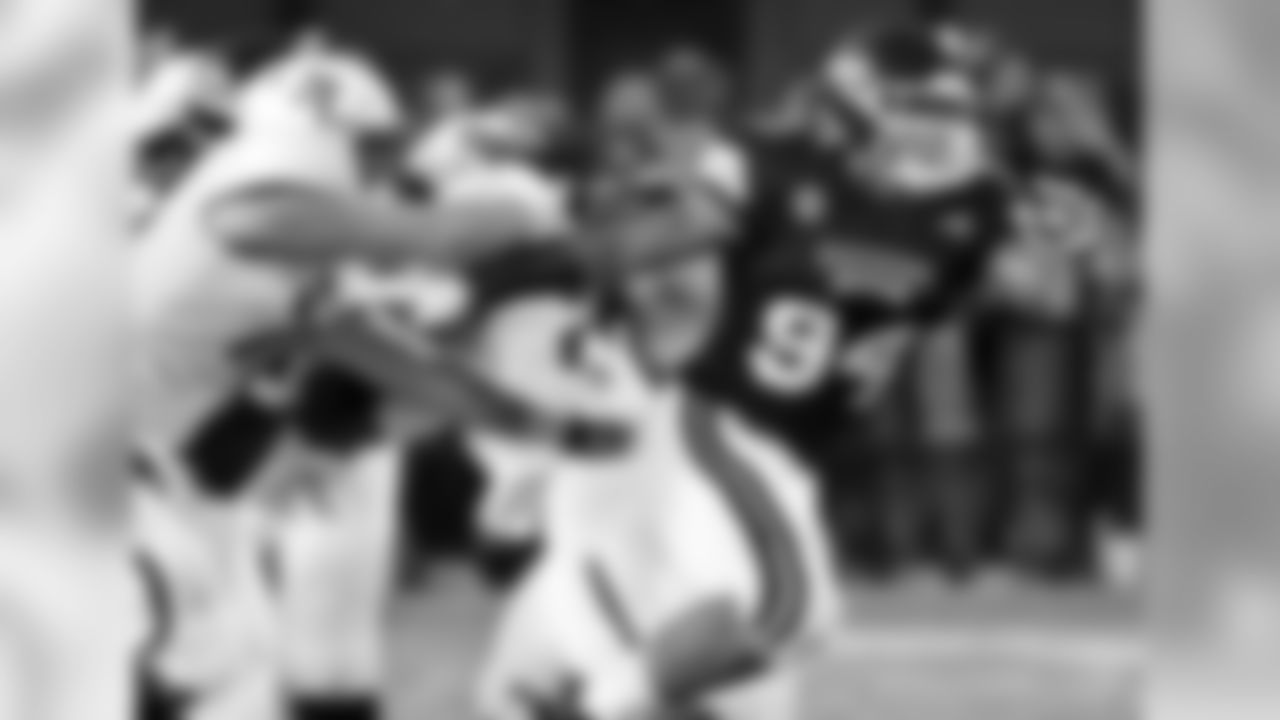 Selection: Jeffery Simmons, DT, Mississippi State
Expert: Danny Kelly, The Ringer
Analysis: "Tremendously athletic interior player who has the talent to go in the top 10, but his history of violence and recent left ACL tear could send him tumbling down draft boards."
(AP Photo/Rogelio V. Solis, File)