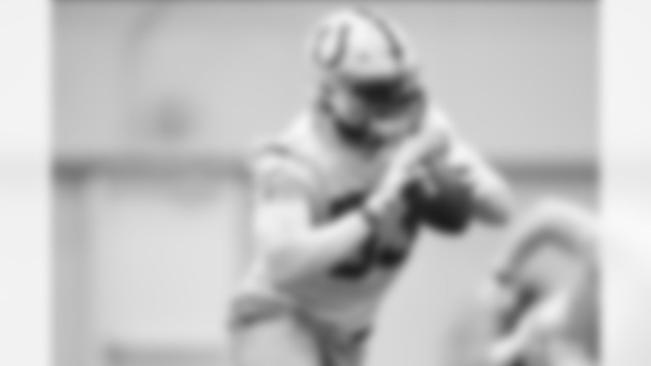 53 LB Darius Leonard