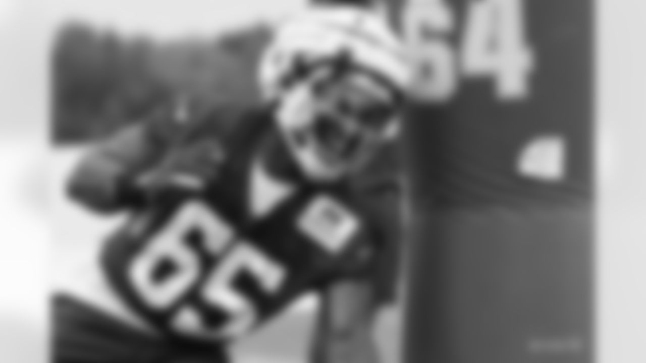 65 DE Derick Roberson