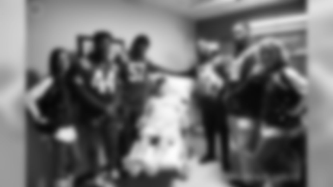 2018_1112_ CM_VAHospitalVisit0089