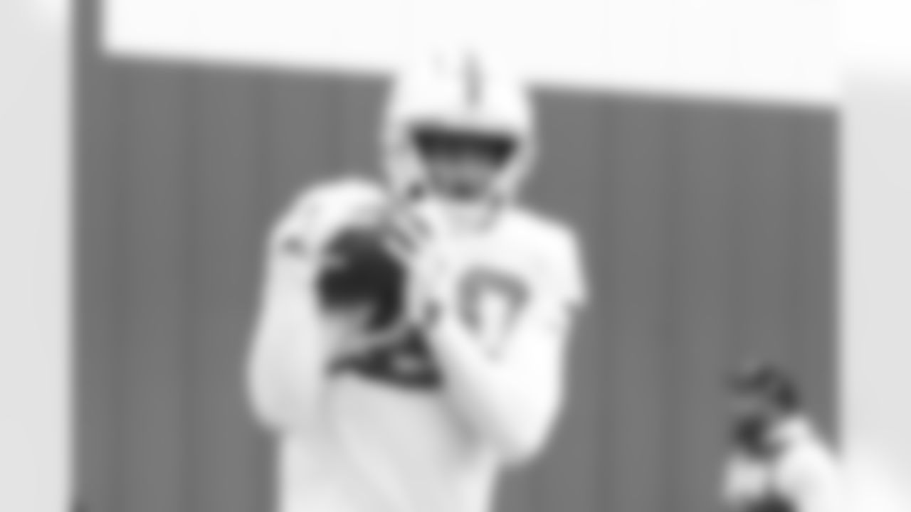 40 CB Jaylon Jones