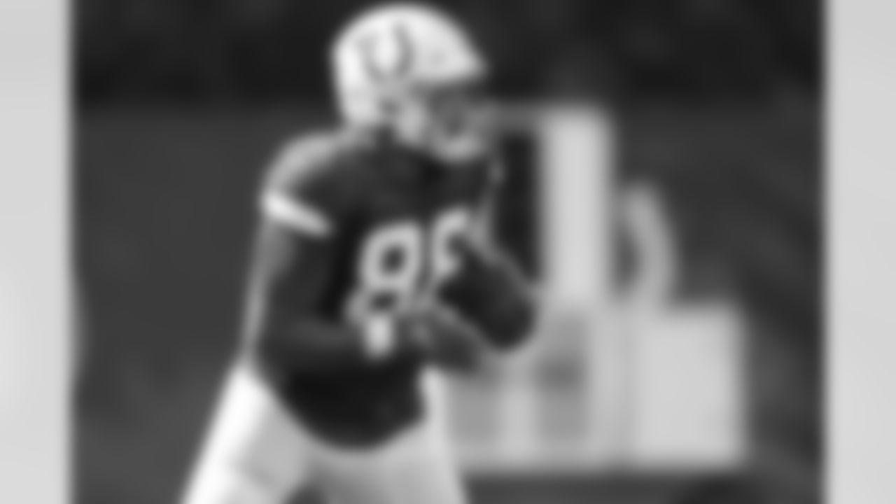 TE Noah Togiai, 6-4, 244