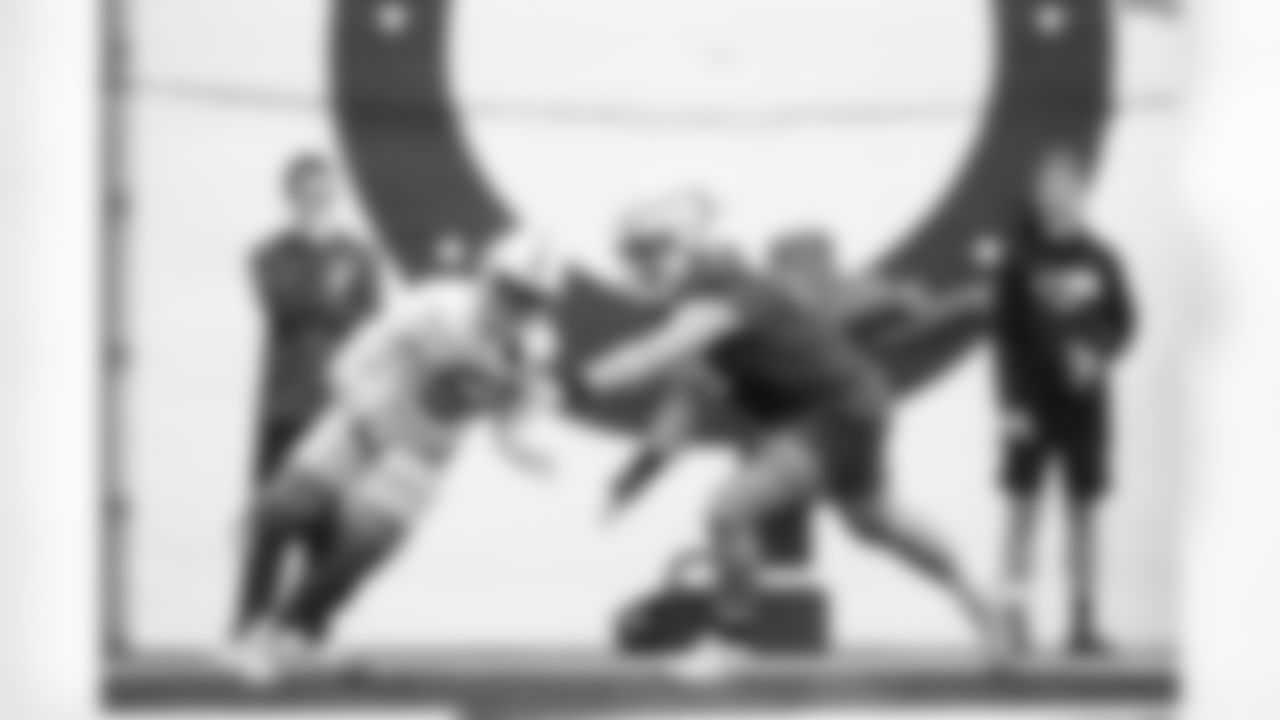 52 DE Ben Banogu, #79 T Bernhard Raimann