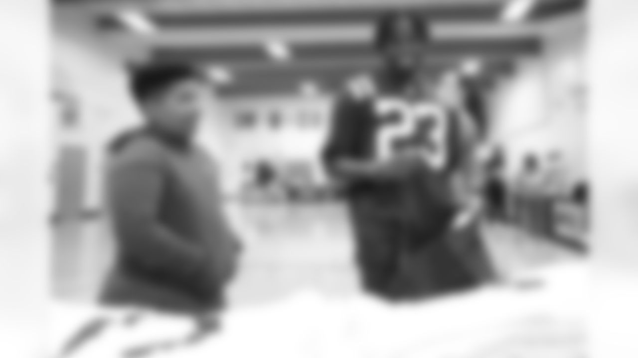 23 CB Kenny Moore II