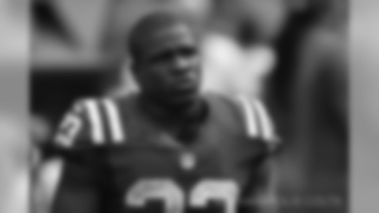 23 Gore, Frank RB