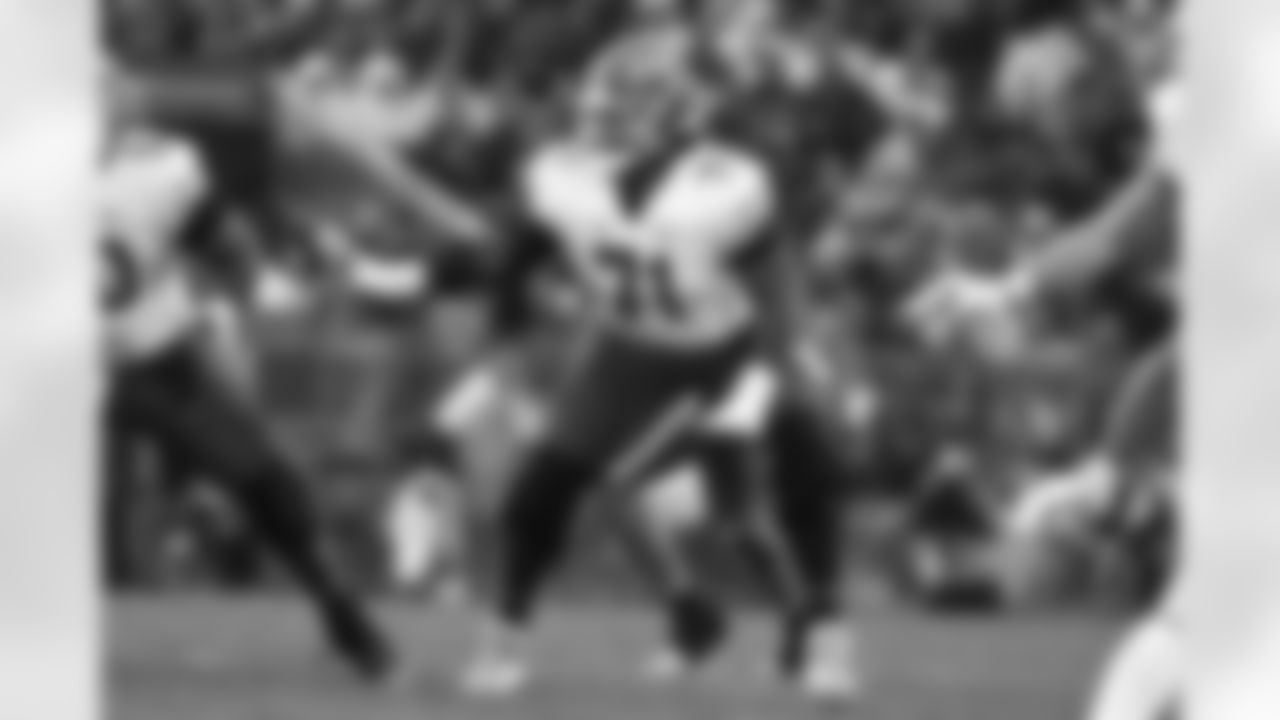 Maryland offensive lineman Jaelyn Duncan (71) looks to block against Penn State during the first half of an NCAA college football game, Saturday, Nov. 12, 2022, in State College, Pa. (AP Photo/Barry Reeger)