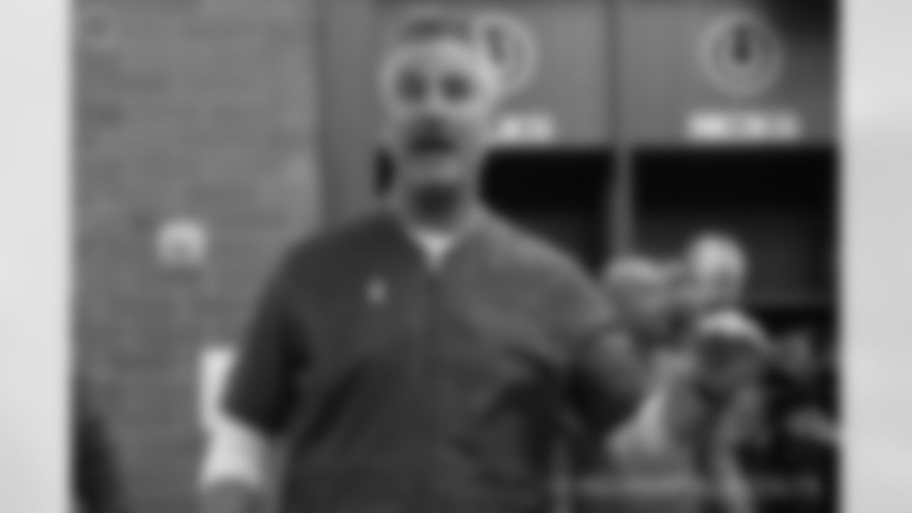 2018_1111_LockerRoom_0028
