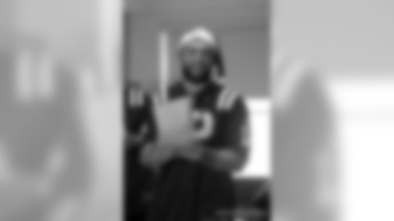 2018_1217_RileyCaroling0225