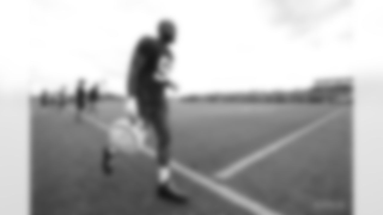 91 DE Yannick Ngakoue