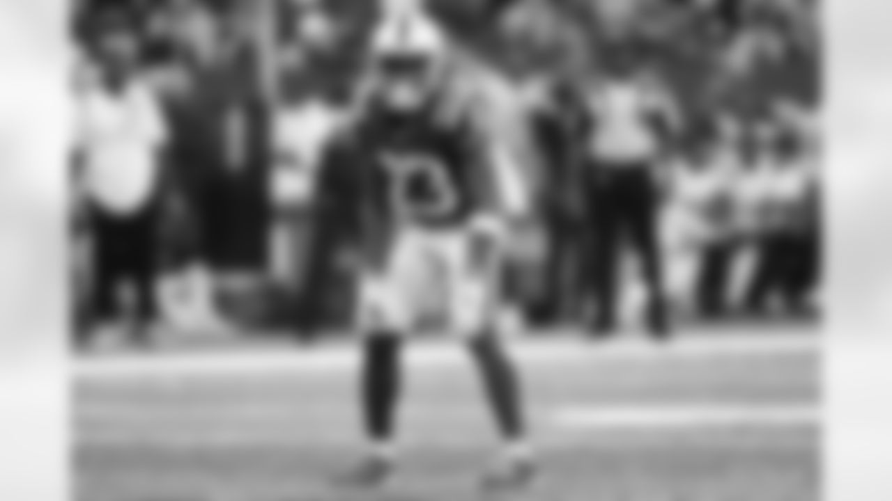 23 CB Kenny Moore II