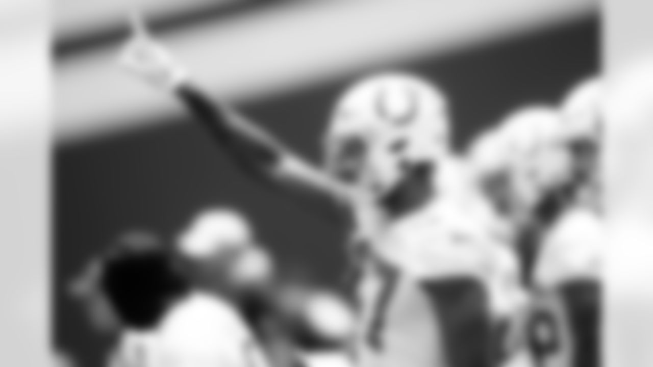 17 WR Mike Strachan
Players train during Phase III OTAs of offseason workouts.