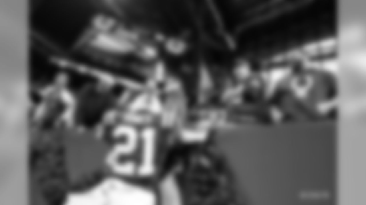 21 running back Nyheim Hines