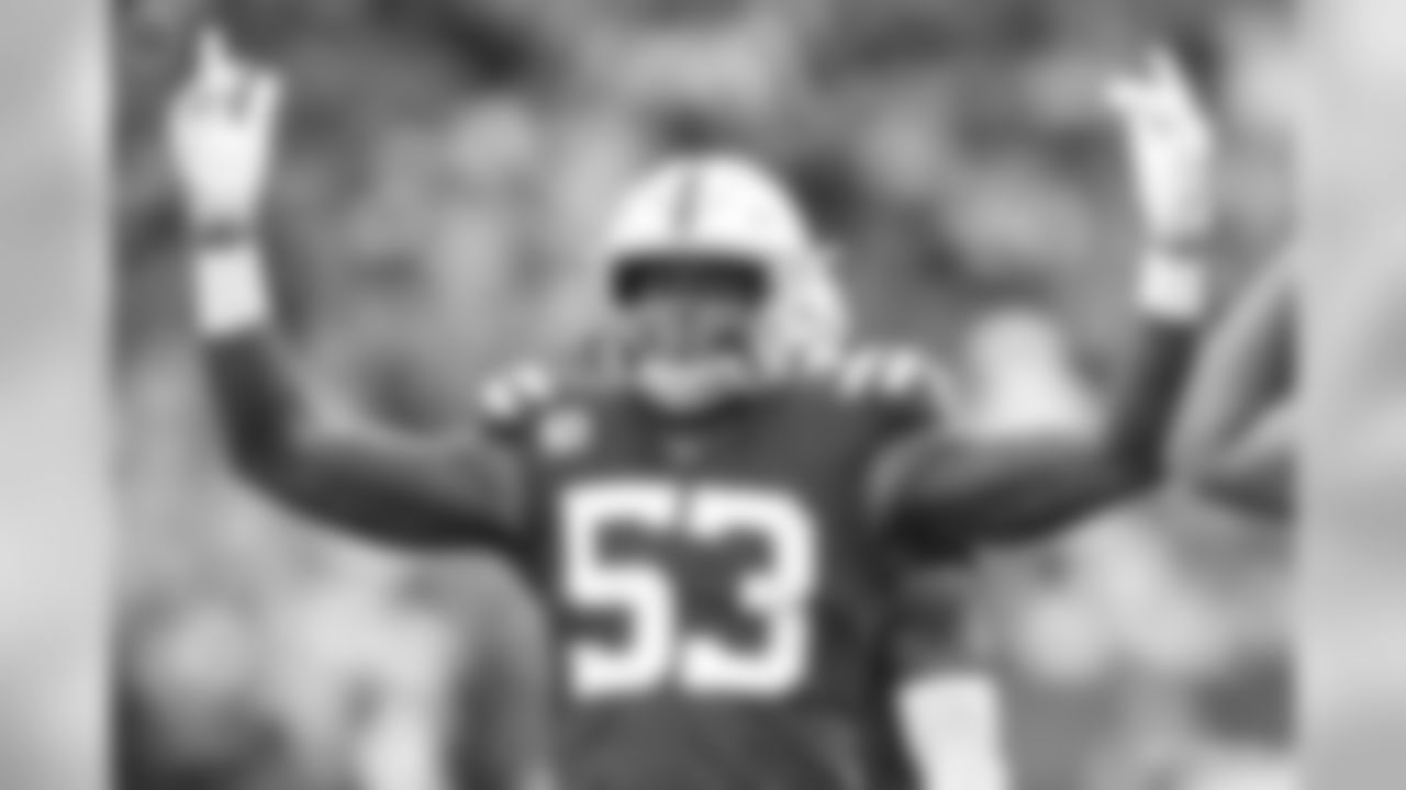 53 linebacker Darius Leonard