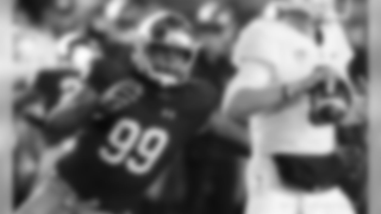 Selection: Jerry Tillery, DT , Notre Dame
Expert: Ryan Wilson, CBS Sports
Anaysis: "Tillery was dominant at times last season and if he can play with more consistency he could end up being one of the biggest surprises of this class."
(AP Photo/Carlos Osorio, File)