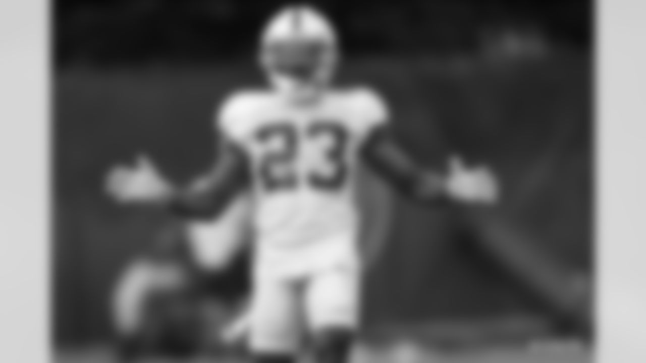 23 CB Kenny Moore II