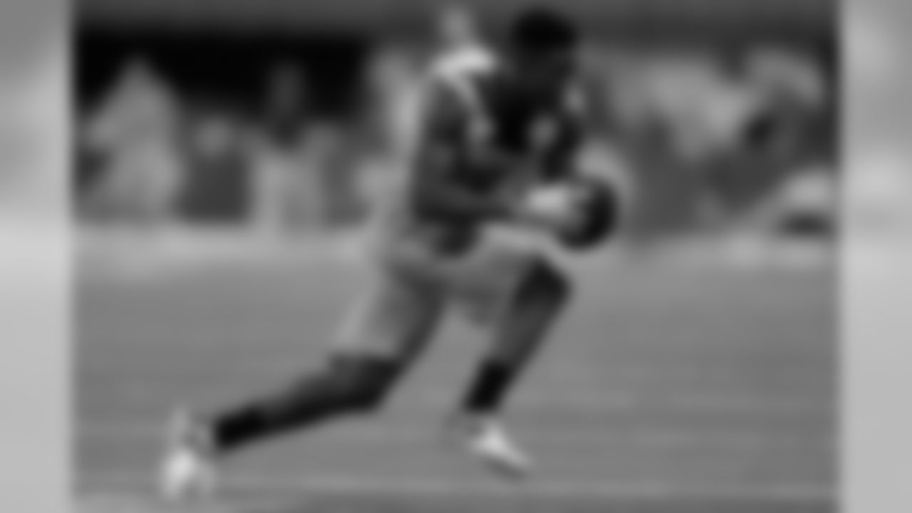 15 Dorsett, Phillip WR