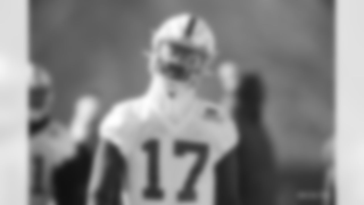 17 WR Mike Strachan