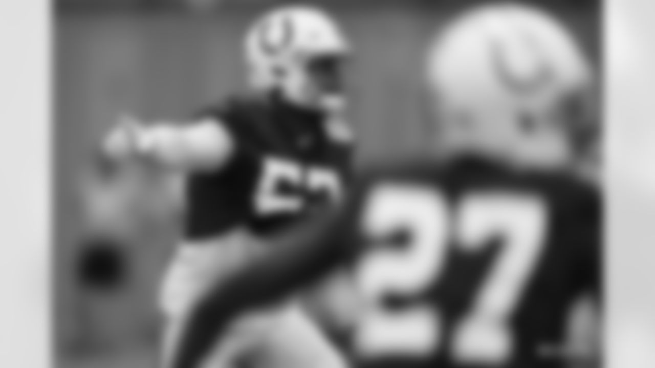 53 LB Darius Leonard