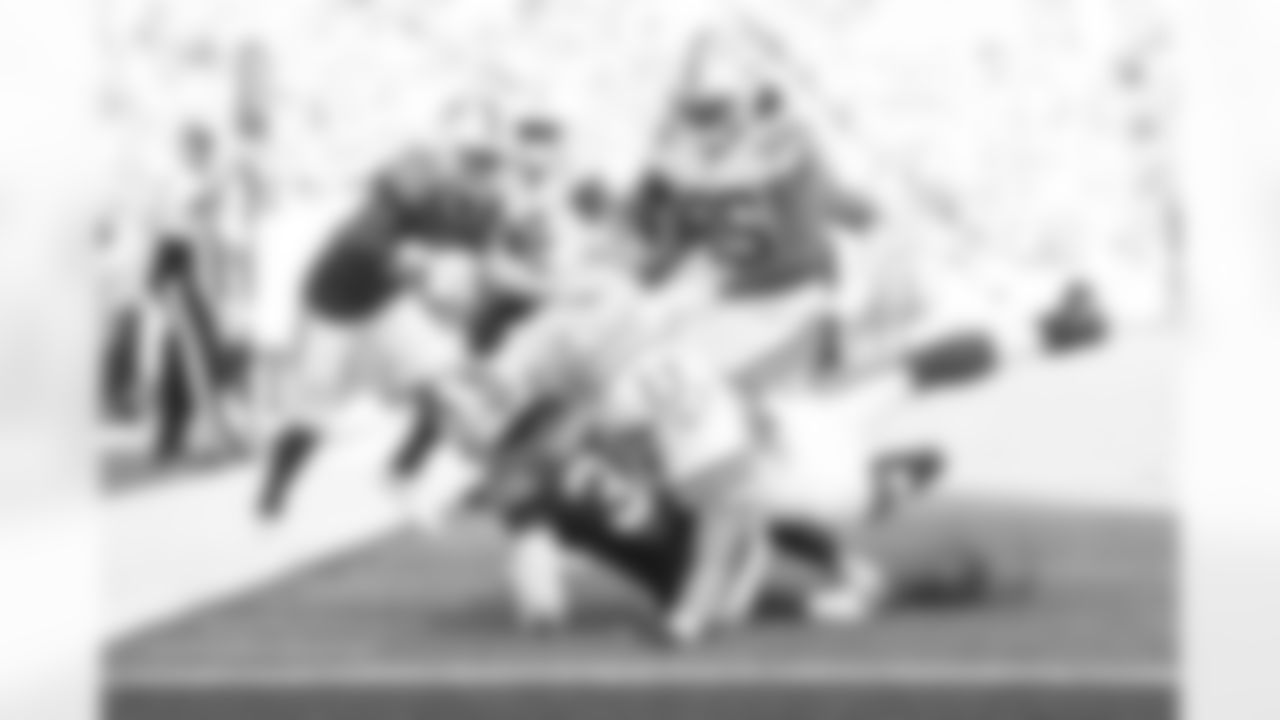 74 T Ryan Van Demark, #85 TE Drew Ogletree
