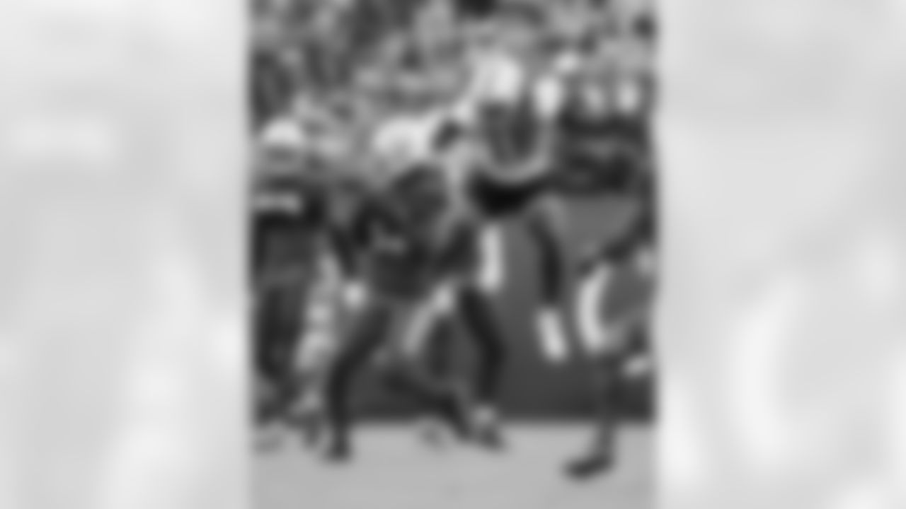 27 CB Kevin Toliver II , 16 WR Ashton Dulin
2023 Colts Training Camp - Grand Park