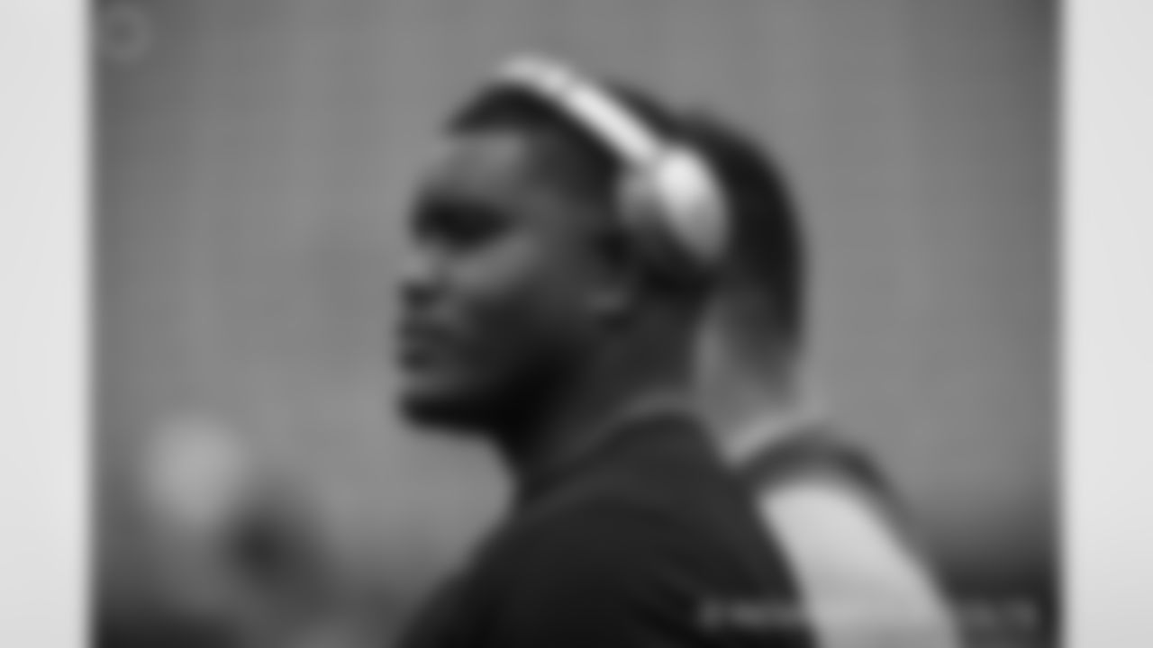Le'Raven Clark #62 | G/T | 6-5 | 311lbs | 25 yrs. | 3yrs. |Texas Tech