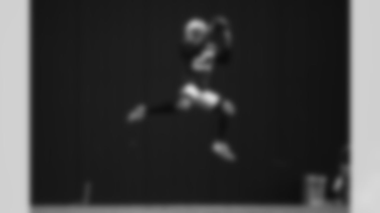 23 CB Kenny Moore II