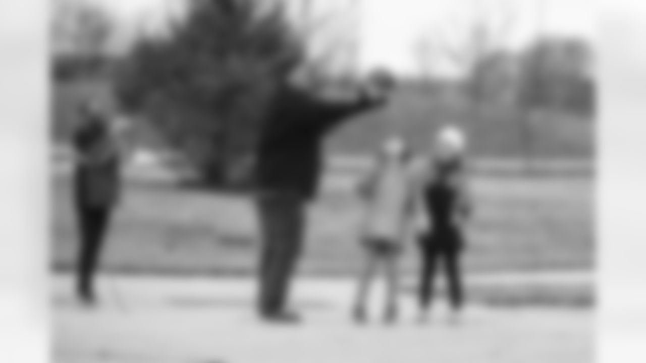 2020_0107_ColtsCaravan0077A