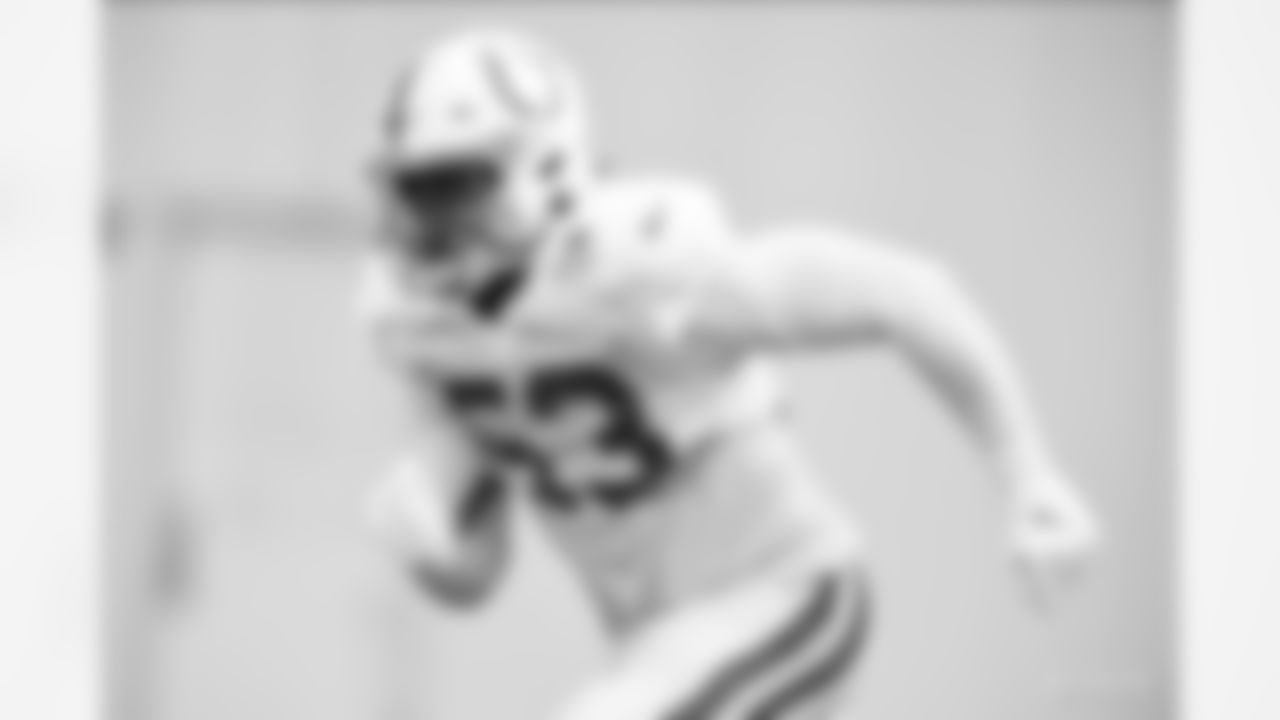 53 LB Darius Leonard