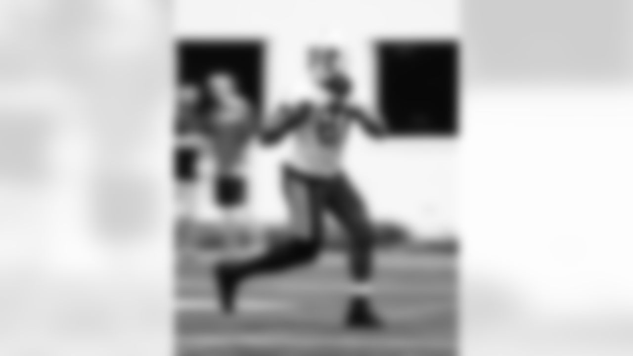 81 TE Mo Alie-Cox,
Players train during Phase III OTAs of offseason workouts.