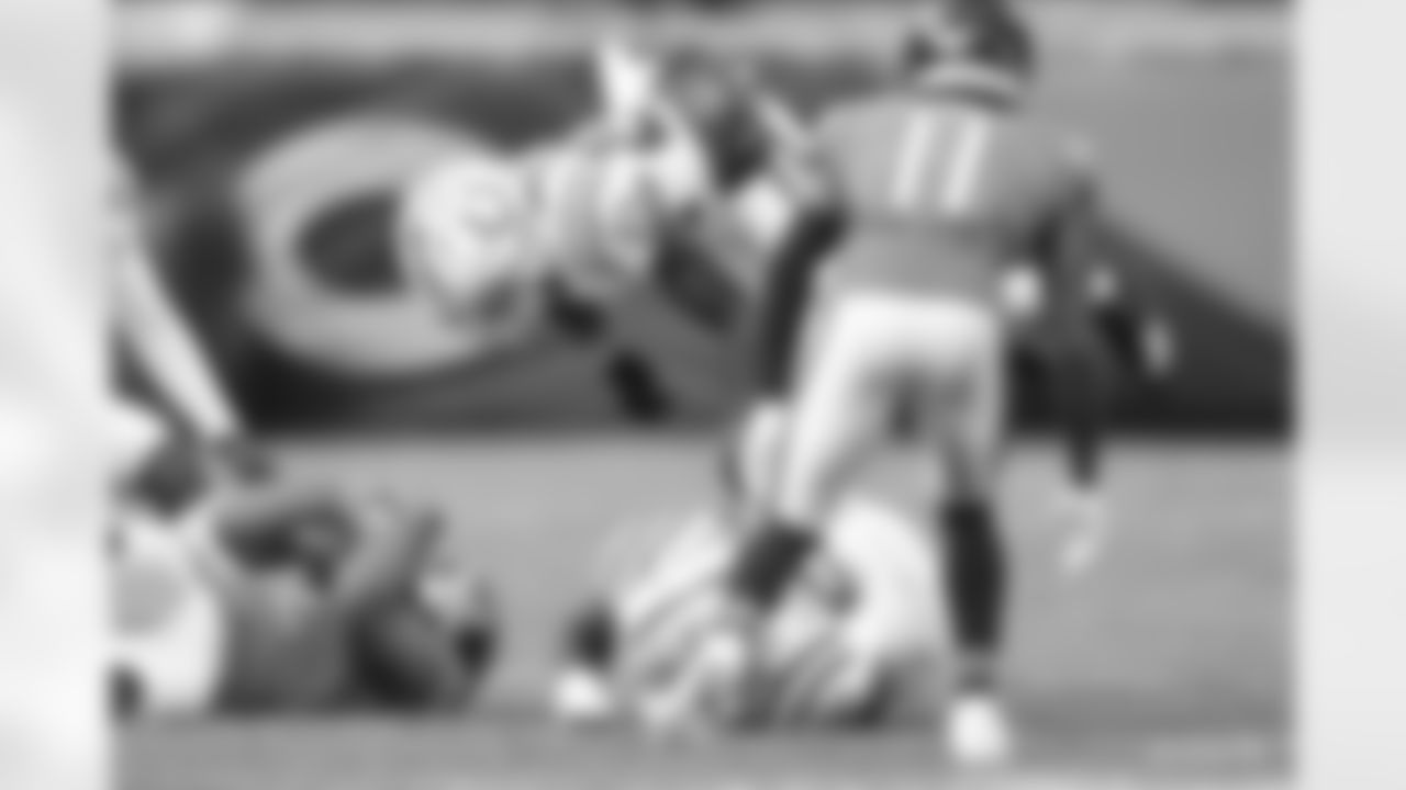 23 CB Kenny Moore II
