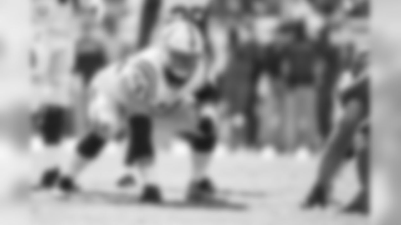 64 guard Mark Glowinski