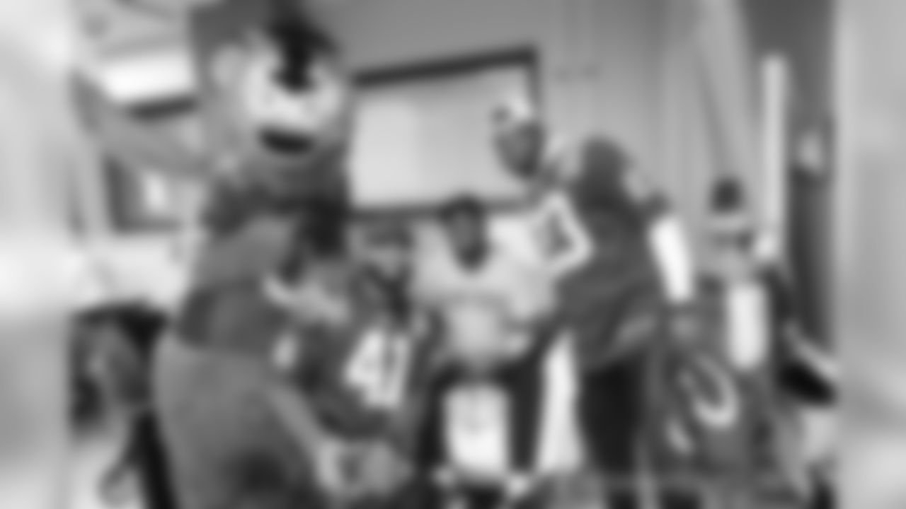 2018_1112_ CM_VAHospitalVisit0186