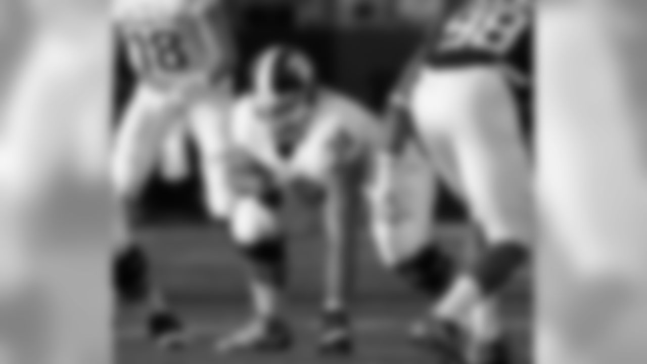 74 Jack Conklin OT 6-6 325 JR Plainwell, Mich.