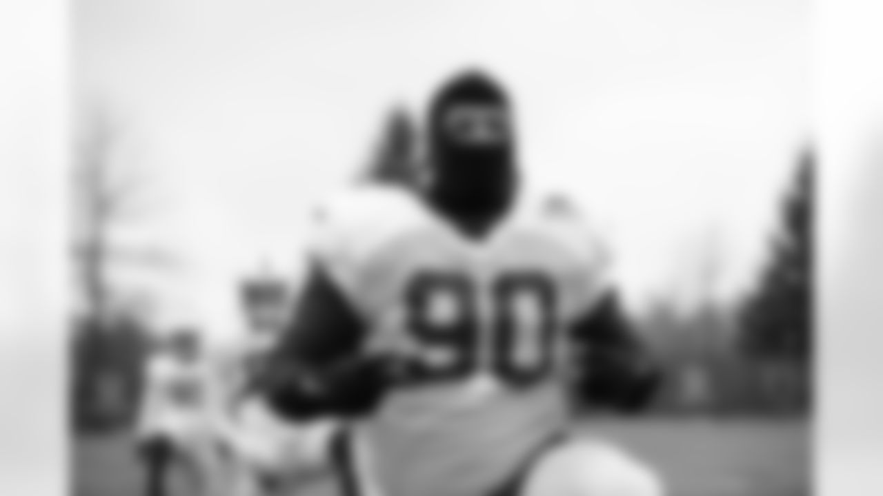 90 DT Grover Stewart,