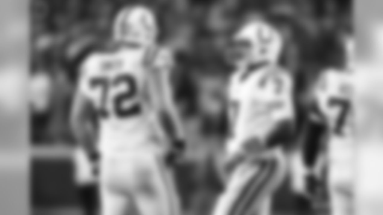 72 tackle Braden Smith