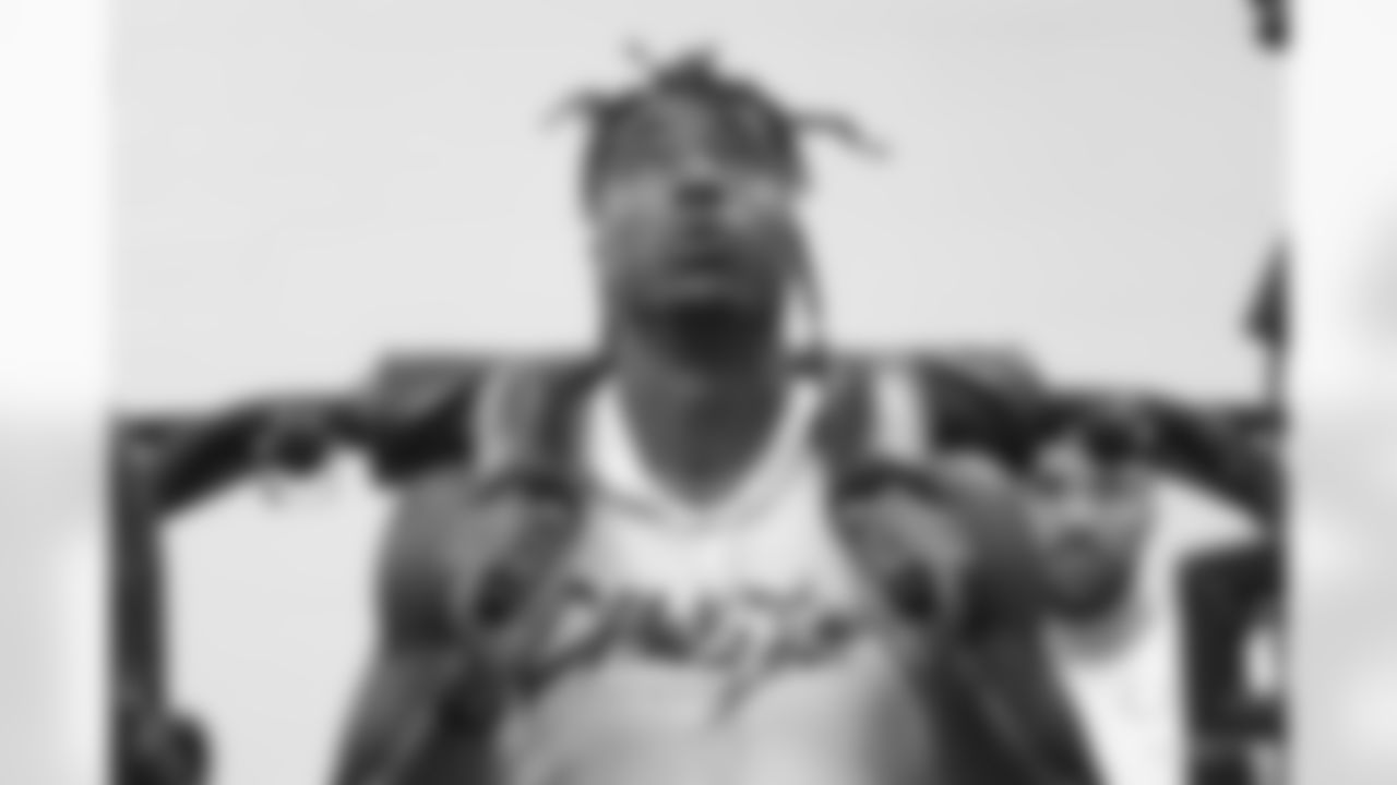 17 WR Mike Strachan