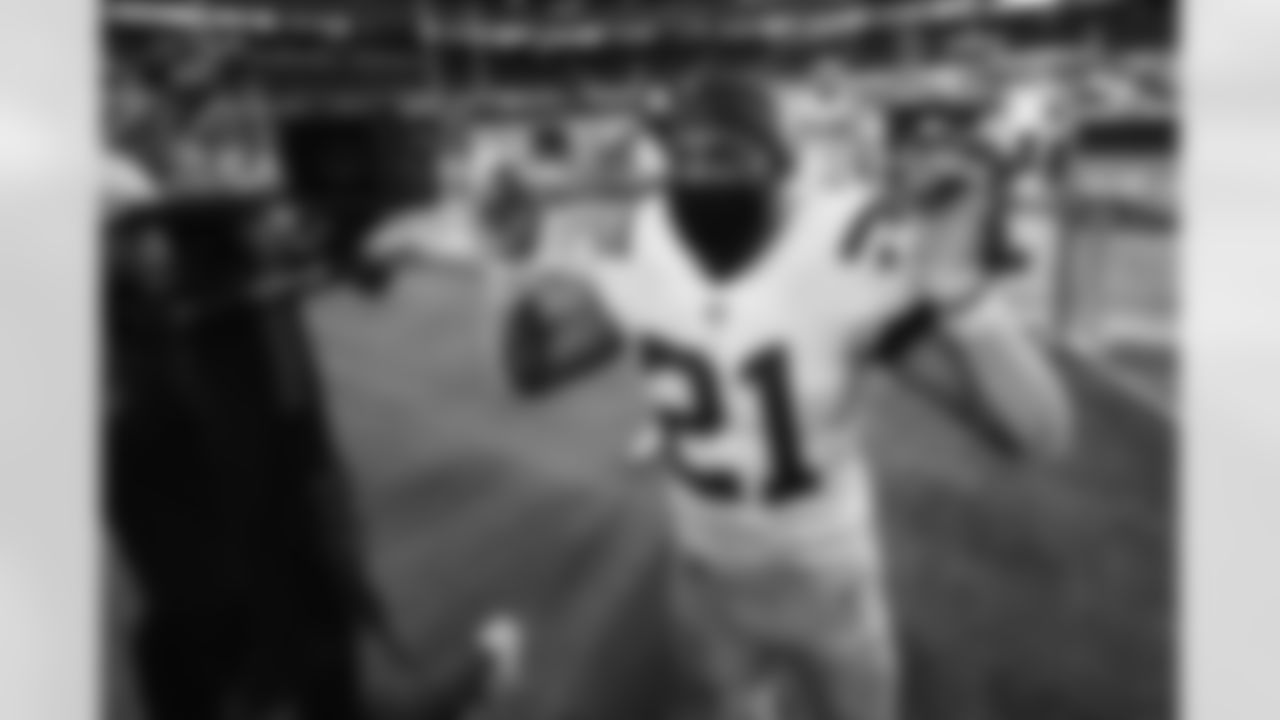 21 RB Nyheim Hines