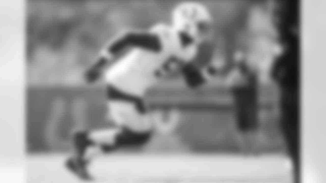 50 DE Justin Houston