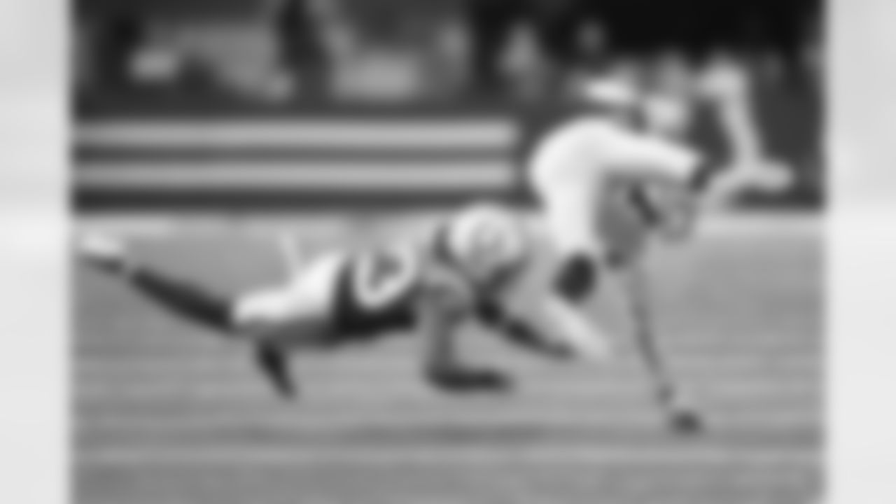 23 CB Kenny Moore II