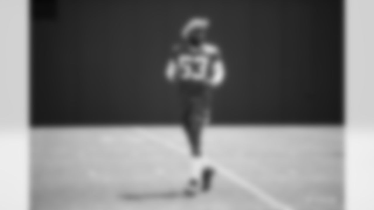 53 LB Darius Leonard