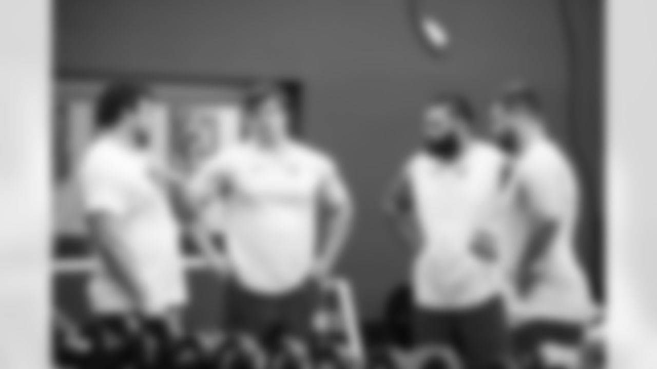 56 C/G Quenton Nelson, #75 G Will Fries, #69 T Matt Pryor, #63 G Danny Pinter