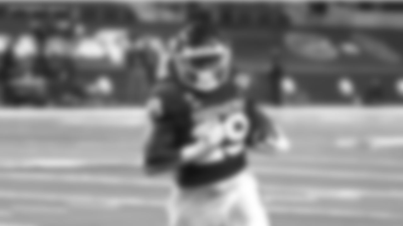 RB Rhamondre Stevenson