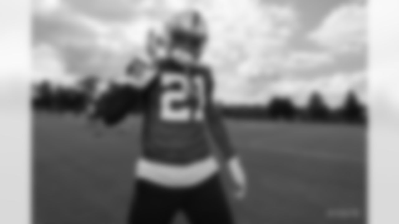 21 RB Nyheim Hines