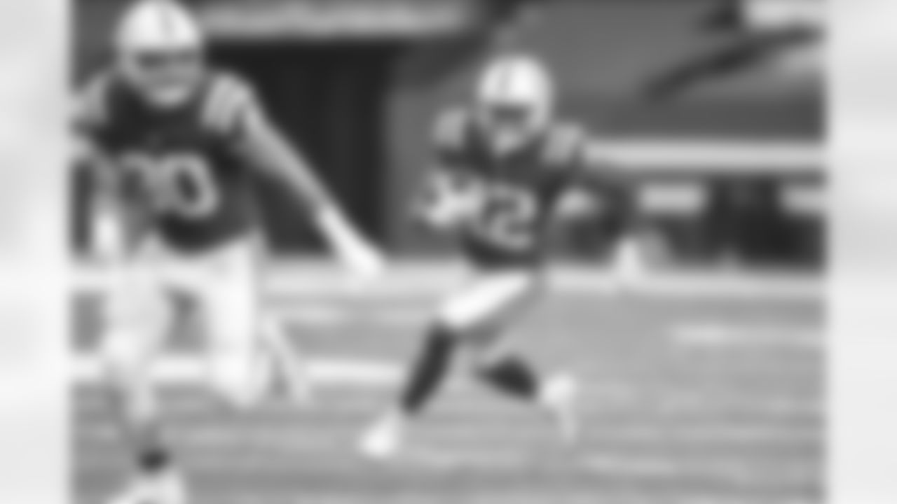 80 TE Trey Burton, #12 WR DeMichael Harris