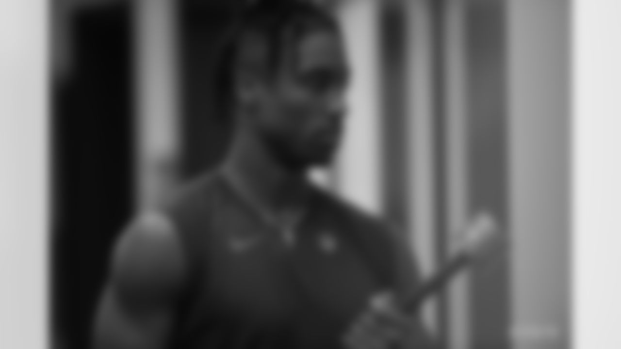 17 WR Mike Strachan