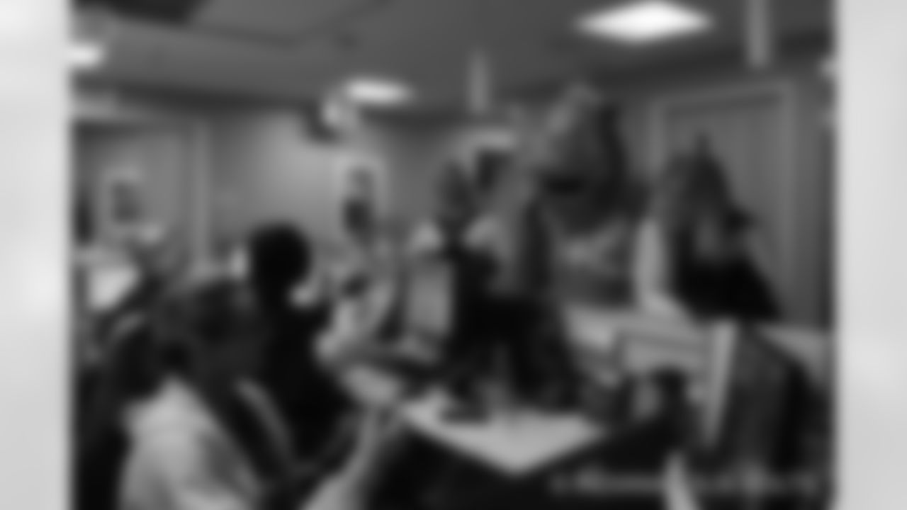 2018_1019_NursePizzaEvent_0216
